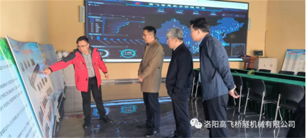 熱烈歡迎河南省科技廳黨組成員、副廳長(zhǎng)潘剛一行蒞臨高飛橋隧調(diào)研指導(dǎo)