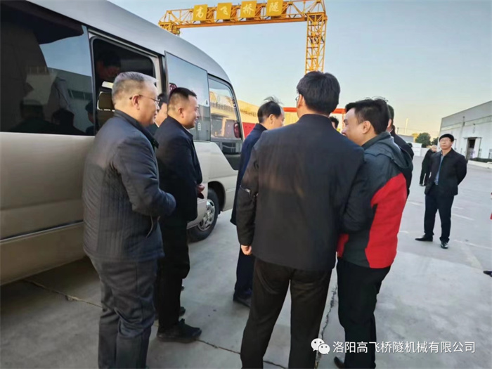熱烈歡迎省政府參事、省工信廳原廳長(zhǎng)李濤一行蒞臨高飛橋隧調(diào)研指導(dǎo)