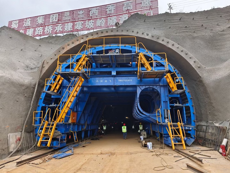 襯砌臺(tái)車工作原理是什么？